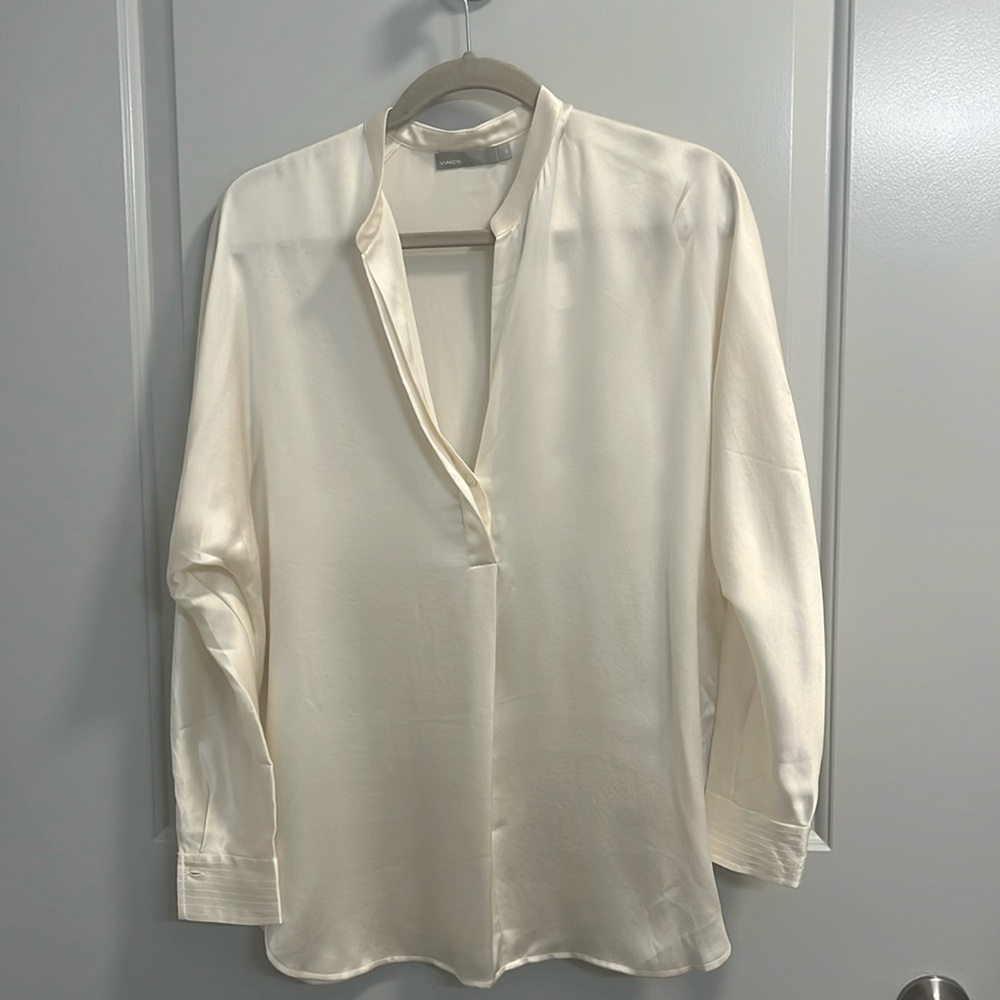 VINCE. Silk/Satin Blouse NWT size XS